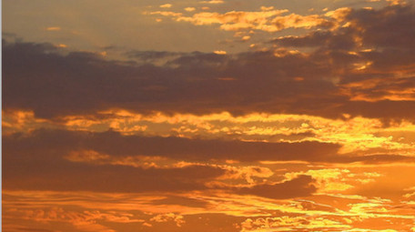 日出唯美太阳火烧云天空延迟拍摄