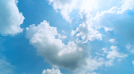 4k阳光透过云层蓝天白云自然空镜延时