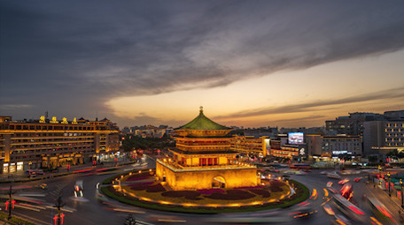 航拍延迟西安城市风貌车流灯光震撼景区