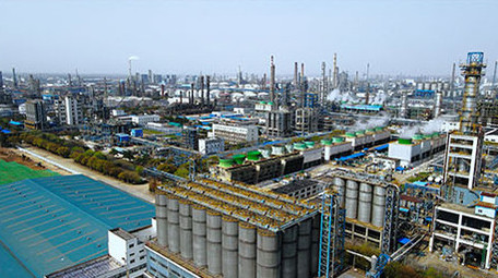 4K航拍化工行业化工生产化工厂排污