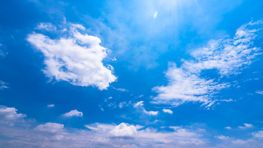 延迟拍摄<strong>天空</strong>白云云层划过蓝蓝的天