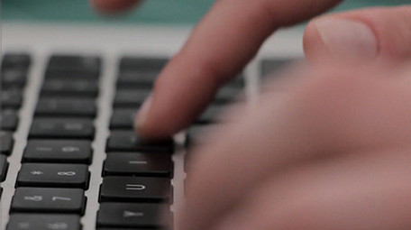 商务办公白领打字手部特写镜头合集