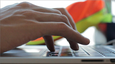 商务办公白领打字手部特写镜头合集