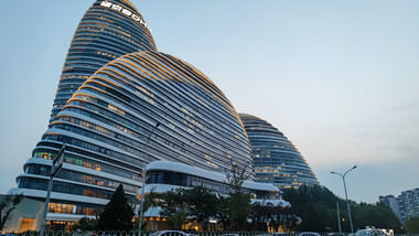 <strong>地标</strong>震撼<strong>北京</strong>望京SOHO车流行人4K延时