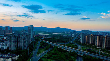 公路桥梁暮色交通车流延时实拍