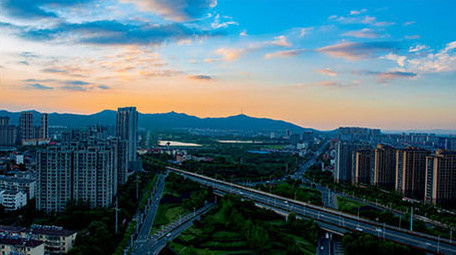 公路桥梁暮色交通车流延时实拍