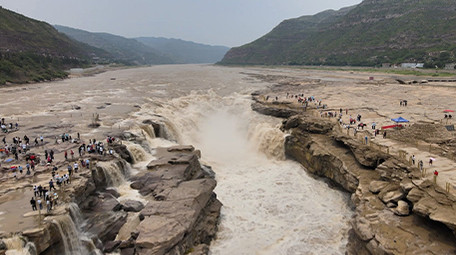 自然山西临汾壶口瀑布航拍视频