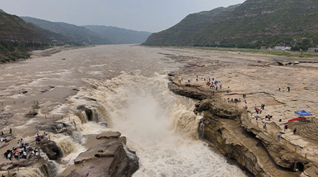 自然山西临汾壶口瀑布航拍视频