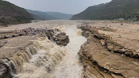 自然山西临汾壶口瀑布航拍视频