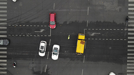 行业职业交警路面指挥交通4k航拍