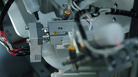 行业工业机器自动化智能化组装实拍视频