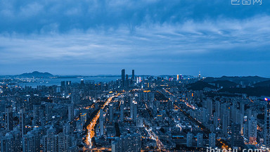 城市风景震撼航拍大连夜晚车流交通夜景延时