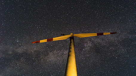 自然风光震撼风车银河星空星星移动延时