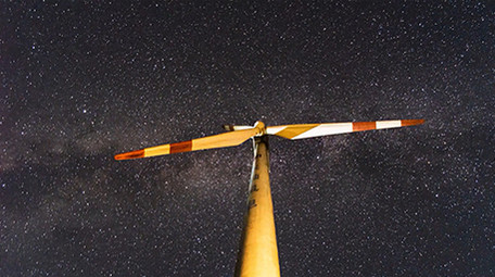 自然风光震撼风车银河星空星星移动延时