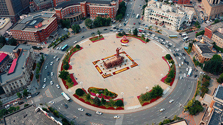 大气城市交通沈阳中山广场车流航拍