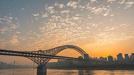 城市震撼重庆朝天门大桥朝霞满天日出延时