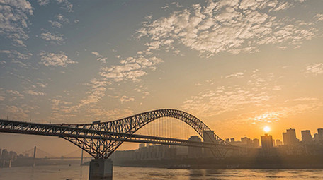 城市震撼重庆朝天门大桥朝霞满天日出延时