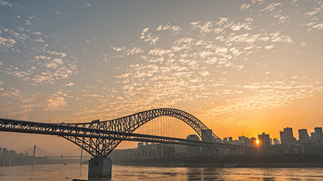 城市震撼重庆朝天门大桥朝霞满天日出延时