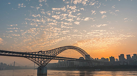 城市震撼重庆朝天门大桥朝霞满天日出延时