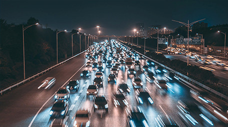 交通夜晚道路拥堵唯美实拍延时