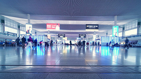 大气交通高铁站人来人往匆忙人流延时