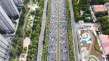 城市大气航拍河南郑州中州大道交通视频