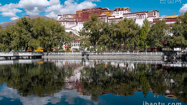 西藏拉萨布达拉宫蓝天白云延时