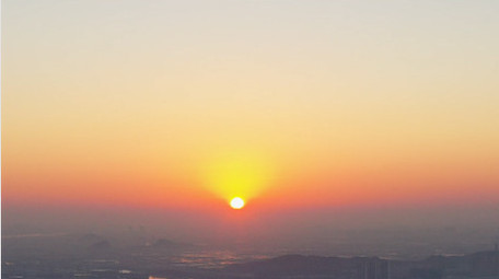 早晨东边太阳升起城市日出4K延时