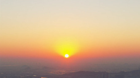 早晨东边太阳升起城市日出4K延时