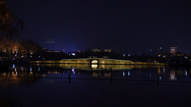 杭州地标西湖断桥夜景延时摄影
