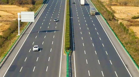 物流交通京台高速公路车流4K航拍