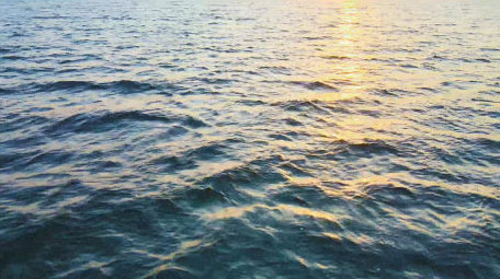 日出日落夕阳余晖湖面湖水4K航拍