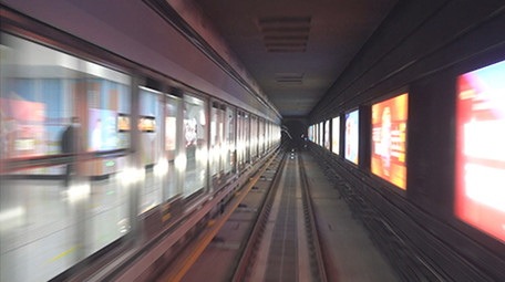 交通运输无人驾驶地铁第一视角实拍
