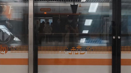 城市交通杭州地铁出站出行旅行4K实拍