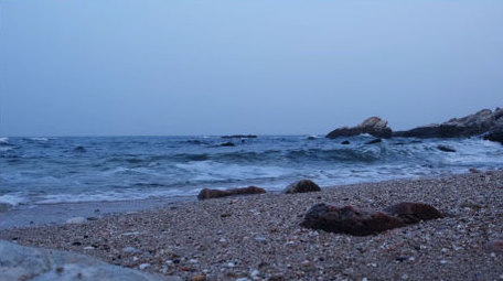 海滩沙滩石子海边海浪波浪海岸自然海洋实拍