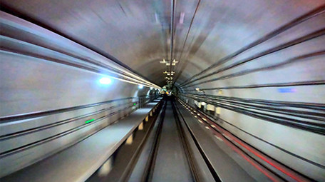 城市交通地铁穿梭第一视角视频素材4K