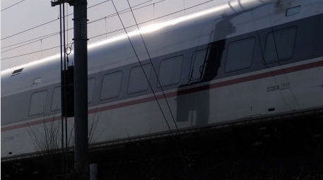 高铁火车交通运输动车飞驰交通工具实拍视频