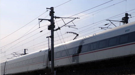 高铁火车交通运输动车飞驰交通工具实拍视频