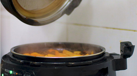 热气腾腾蒸汽沸腾火锅食物美食制作餐饮4K