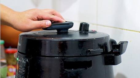 热气腾腾蒸汽沸腾火锅食物美食制作餐饮4K