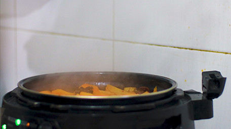 热气腾腾蒸汽沸腾火锅食物美食制作餐饮4K