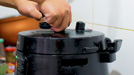 热气腾腾蒸汽沸腾火锅食物美食制作餐饮4K