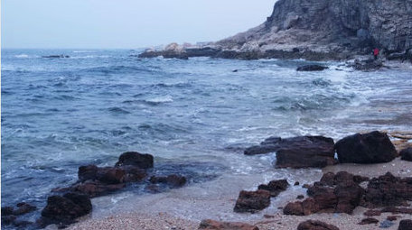 海水礁石海边浪花波浪大海海洋自然海洋实拍