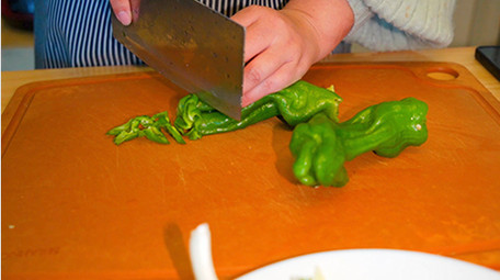 餐饮美食家常菜青椒虾米制作实拍视频