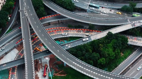 城市交通震撼复杂立交桥车流航拍