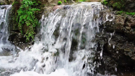 自然唯美山间溪流流水水流空镜实拍