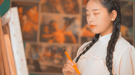 人像复古七八十年代女性画画视频素材4K