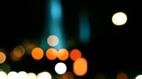 孤独冷清氛围夜晚交通光斑光圈实拍视频