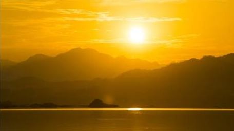 日出杭州千岛湖湖面日出延时