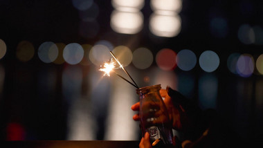 仙女棒烟花棒<strong>夜景</strong>光斑4k实拍